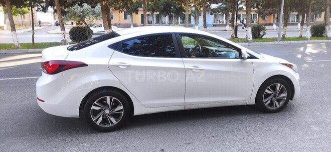 Hyundai Elantra 2015, 172,200 km - 1.8 l - Bakı