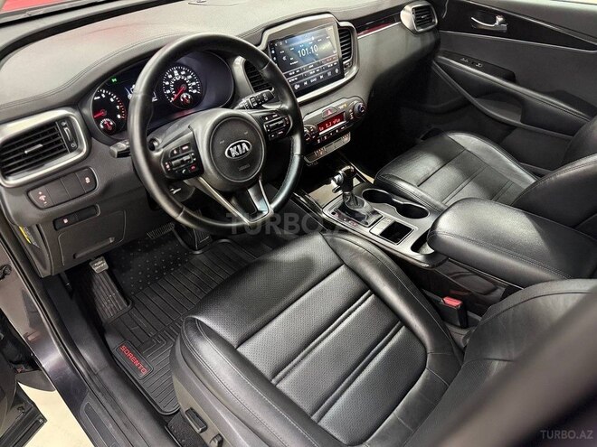 Kia Sorento-24