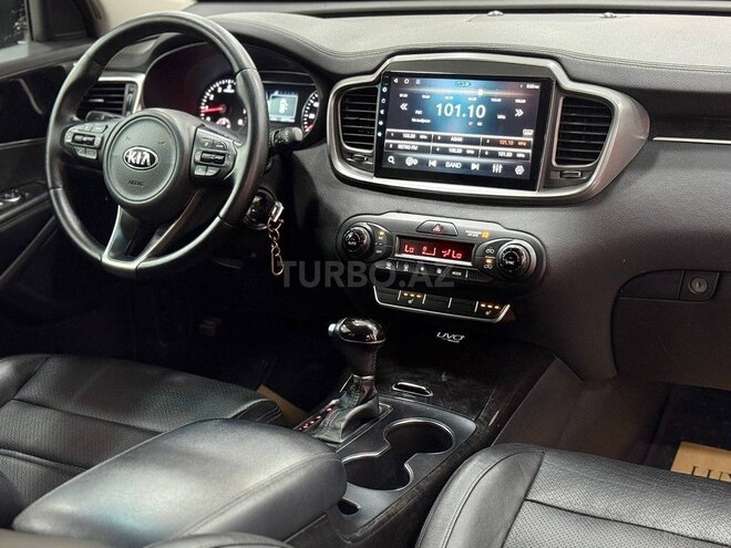 Kia Sorento-21