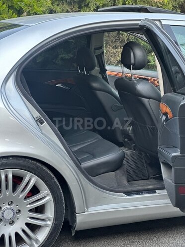 Mercedes E 240 2002, 242,900 km - 2.6 l - Bakı