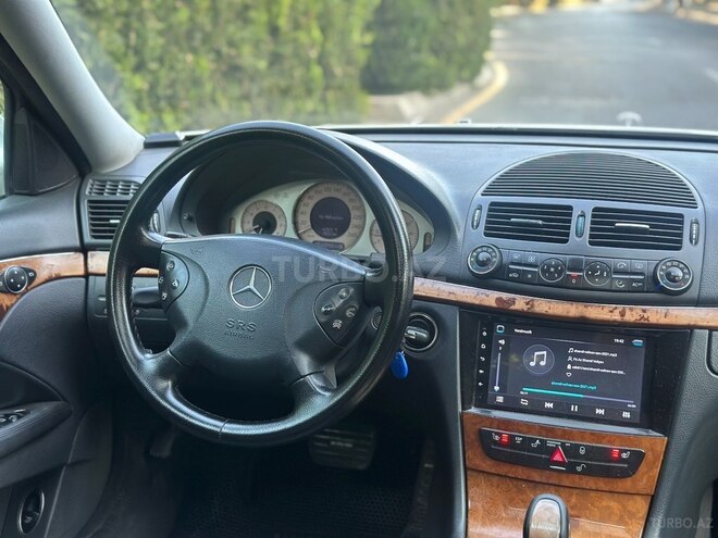 Mercedes E 240 2002, 242,900 km - 2.6 l - Bakı