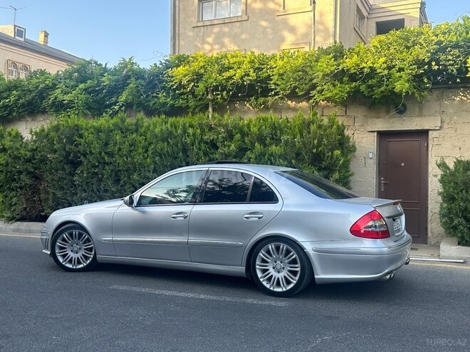 Mercedes E 240 2002, 242,900 km - 2.6 l - Bakı