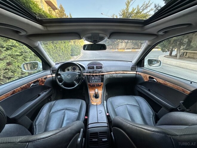 Mercedes E 240 2002, 242,900 km - 2.6 l - Bakı