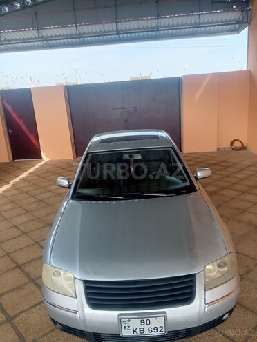 Volkswagen Passat 2002, 200,000 km - 1.8 l - Salyan