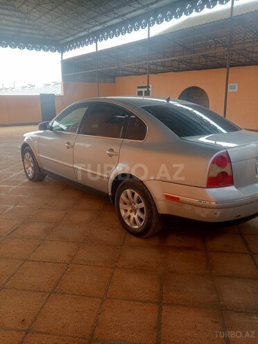 Volkswagen Passat 2002, 200,000 km - 1.8 l - Salyan