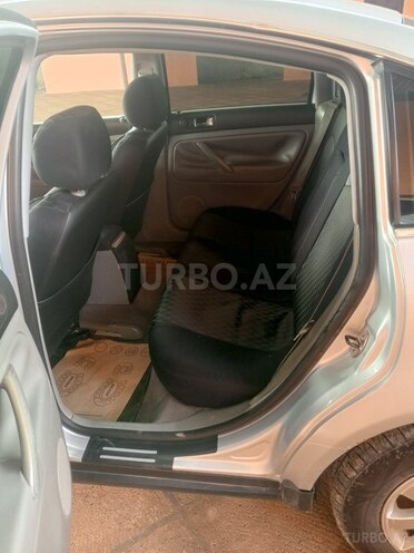 Volkswagen Passat 2002, 200,000 km - 1.8 l - Salyan