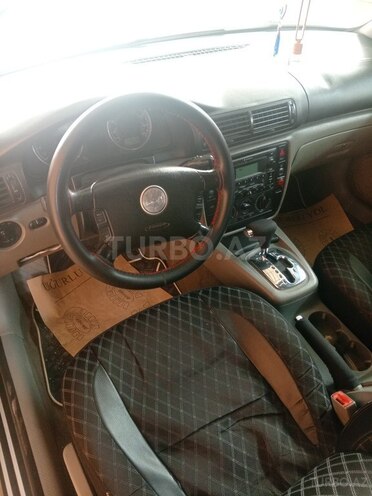 Volkswagen Passat 2002, 200,000 km - 1.8 l - Salyan