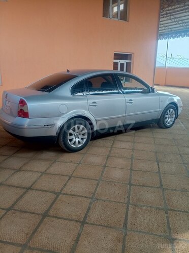 Volkswagen Passat 2002, 200,000 km - 1.8 l - Salyan