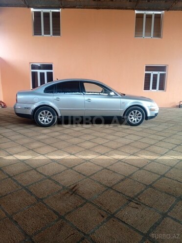 Volkswagen Passat 2002, 200,000 km - 1.8 l - Salyan