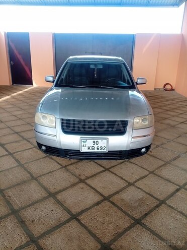 Volkswagen Passat 2002, 200,000 km - 1.8 l - Salyan