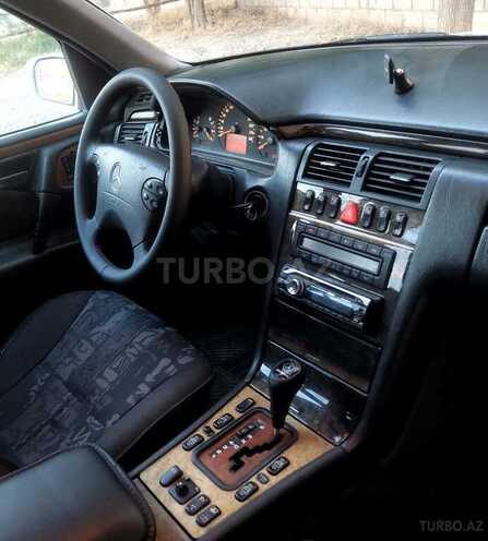 Mercedes E 240 1999, 341,522 km - 2.4 l - Beyləqan