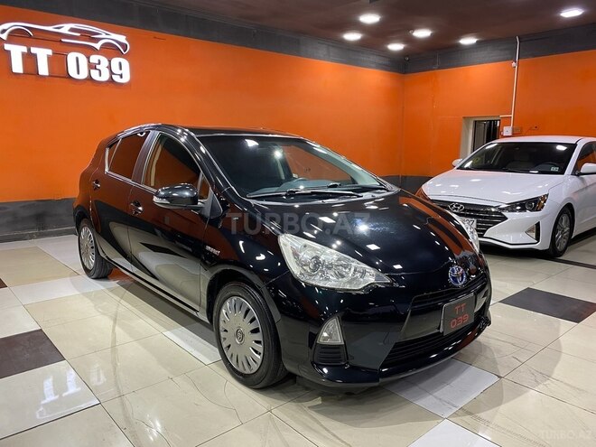 Toyota Prius C 2015, 160,000 km - 1.5 l - Sumqayıt