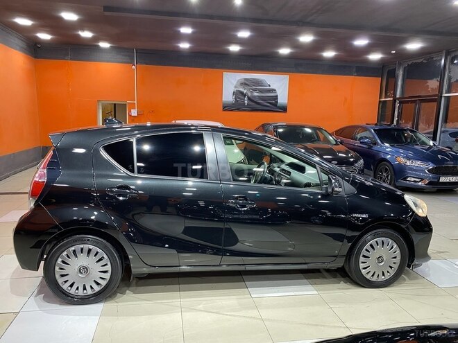 Toyota Prius C 2015, 160,000 km - 1.5 l - Sumqayıt