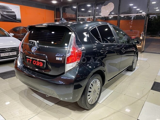 Toyota Prius C 2015, 160,000 km - 1.5 l - Sumqayıt