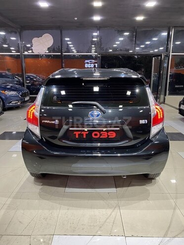 Toyota Prius C 2015, 160,000 km - 1.5 l - Sumqayıt