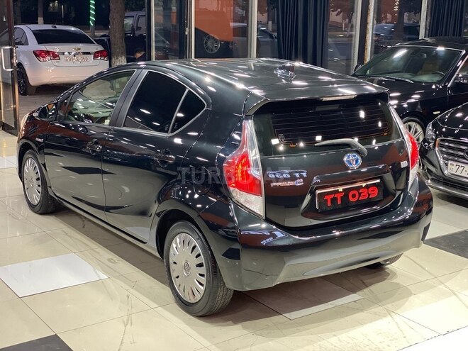 Toyota Prius C 2015, 160,000 km - 1.5 l - Sumqayıt