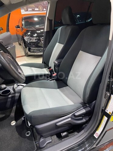Toyota Prius C 2015, 160,000 km - 1.5 l - Sumqayıt