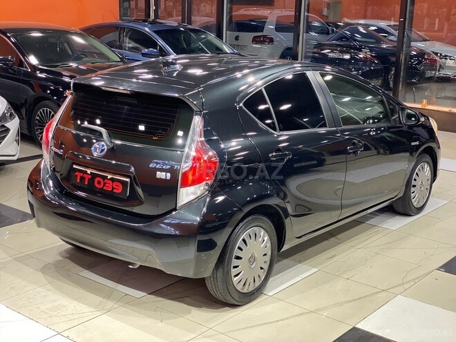 Toyota Prius C 2015, 160,000 km - 1.5 l - Sumqayıt