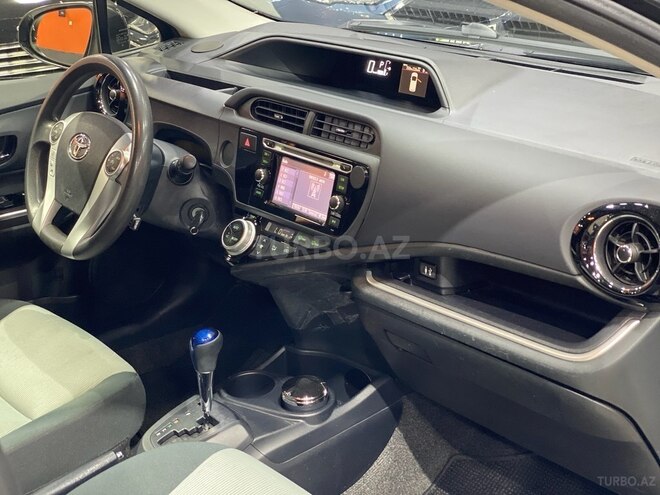 Toyota Prius C 2015, 160,000 km - 1.5 l - Sumqayıt