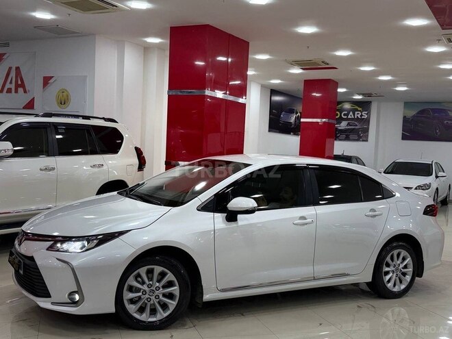 Toyota Corolla 2022, 100,000 km - 1.6 l - Bakı