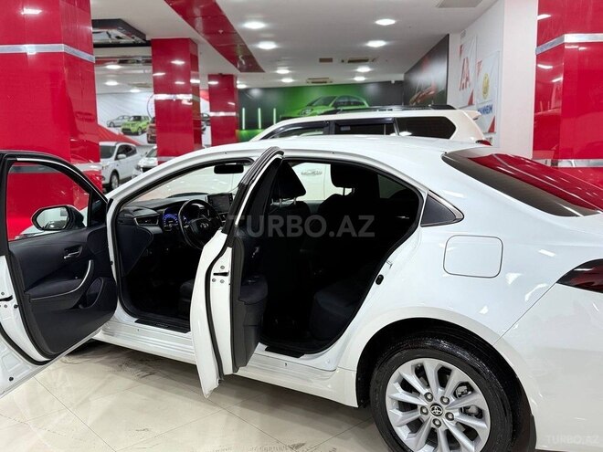 Toyota Corolla 2022, 100,000 km - 1.6 l - Bakı