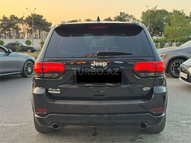 Jeep Grand Cherokee-14