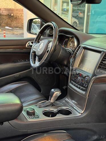 Jeep Grand Cherokee-10