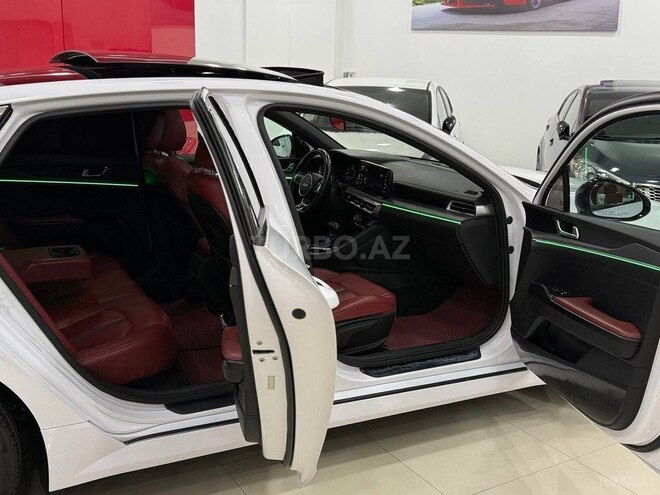 Kia K5-16