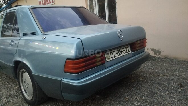 Mercedes 190 1990, 256,000 km - 2.6 l - Laçın
