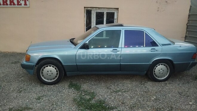 Mercedes 190 1990, 256,000 km - 2.6 l - Laçın