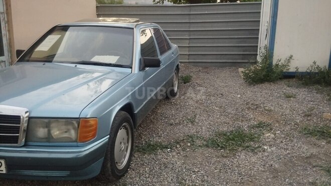 Mercedes 190 1990, 256,000 km - 2.6 l - Laçın