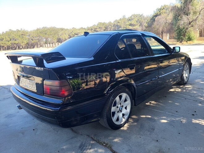 BMW 318 1993, 325,632 km - 1.8 l - Sumqayıt