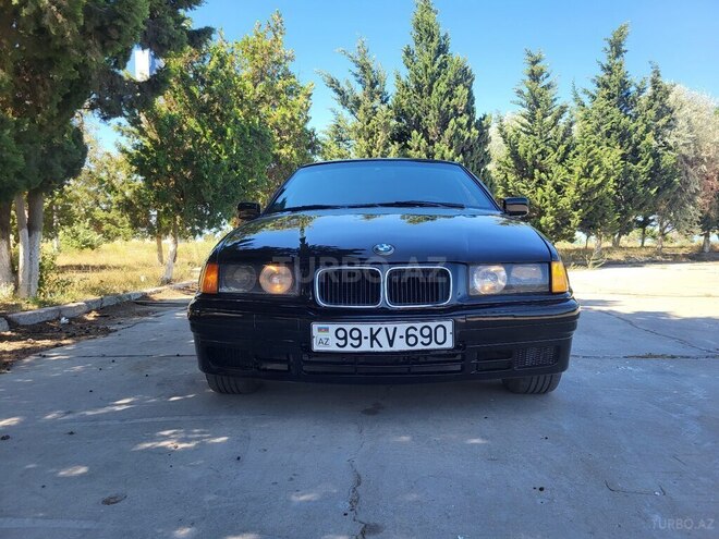 BMW 318 1993, 325,632 km - 1.8 l - Sumqayıt