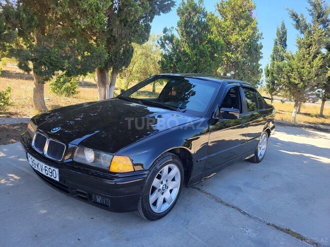 BMW 318 1993, 325,632 km - 1.8 l - Sumqayıt