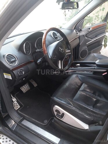 Mercedes GL 550-11