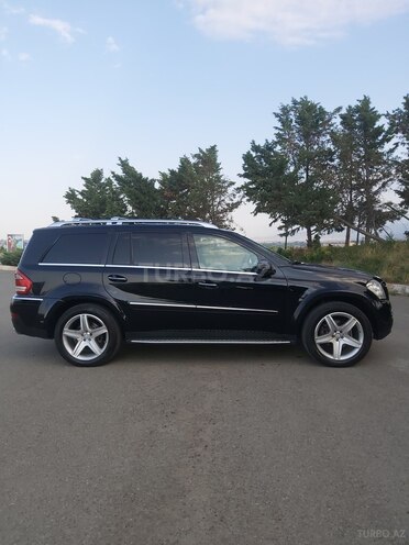 Mercedes GL 550-10