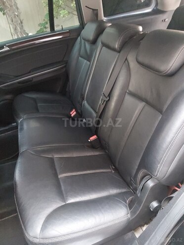Mercedes GL 550-16