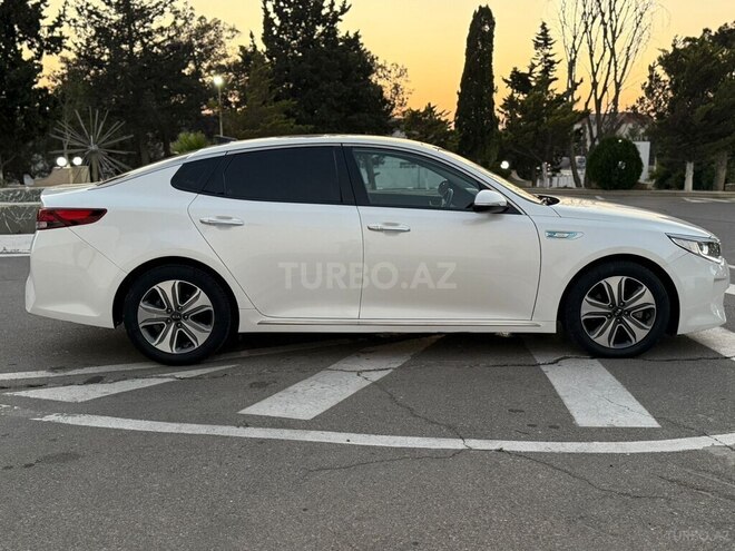 Kia K5-4