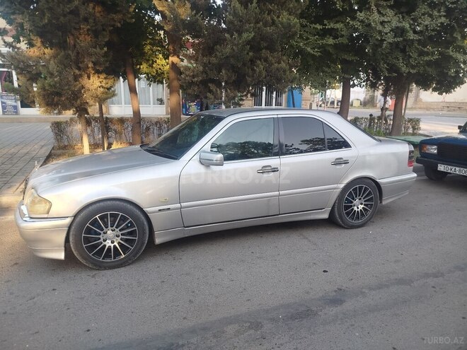 Mercedes C 180 1999, 276,586 km - 1.8 l - Yevlax