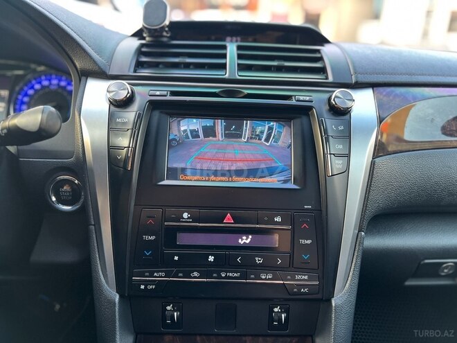Toyota Camry-12
