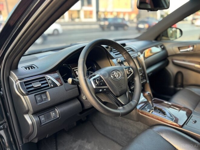 Toyota Camry-5