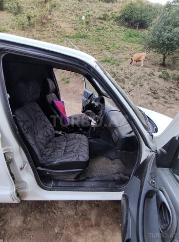Chevrolet Niva 2004, 280,000 km - 1.7 l - Yardımlı