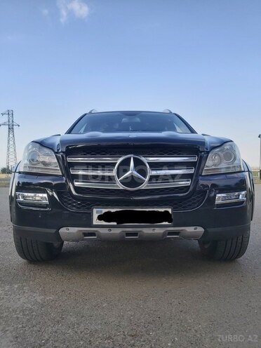 Mercedes GL 550-1