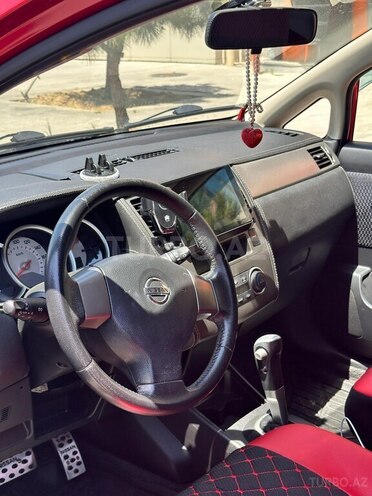 Nissan Tiida-6