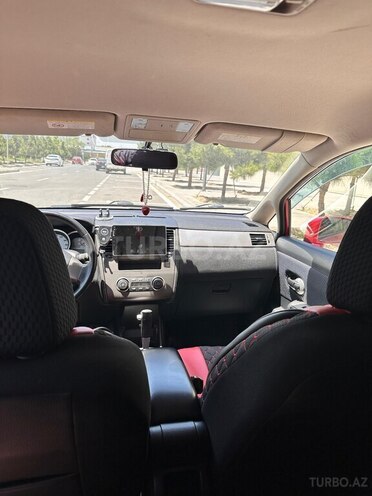 Nissan Tiida-7
