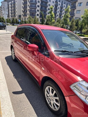 Nissan Tiida-4