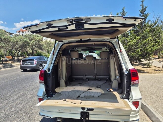 Toyota Land Cruiser-13