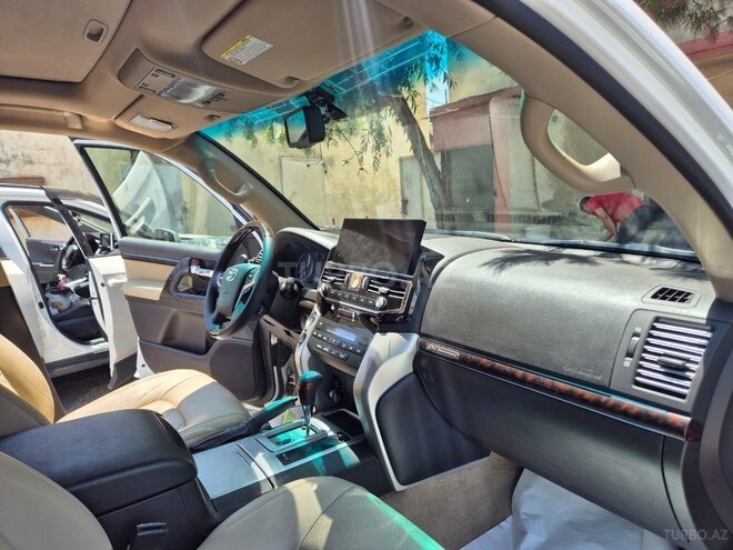 Toyota Land Cruiser-14