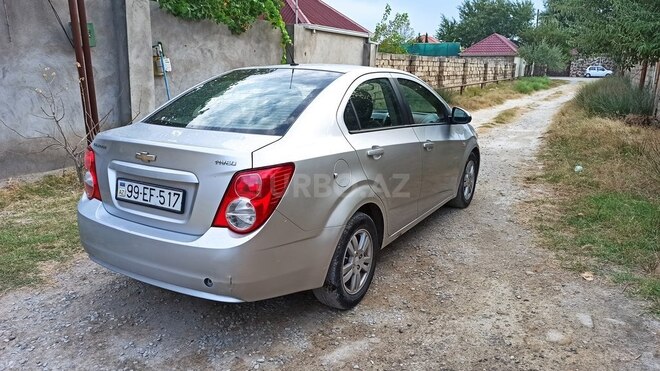 Chevrolet Aveo-5