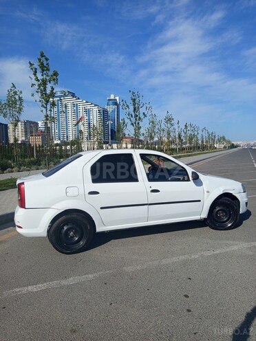 Renault Logan-3